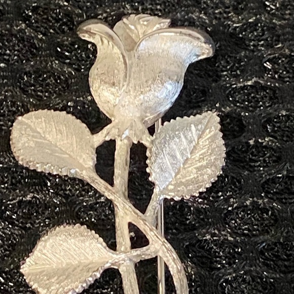 Rose Stem Brooch Silver Tone Pin Textured Mesh Bud Petals Unisex - Picture 8 of 11